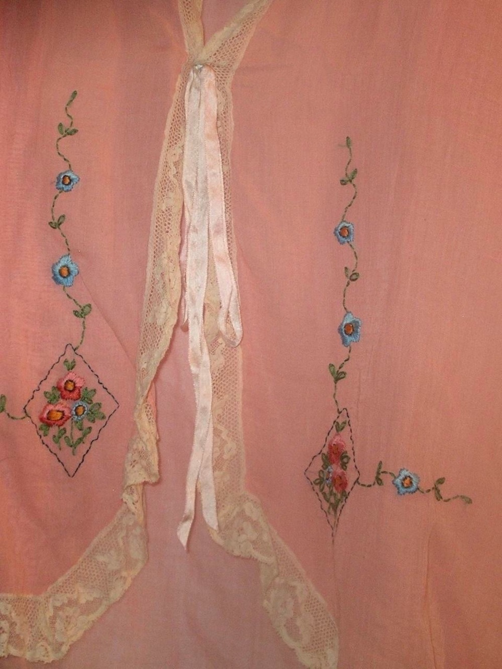 Antique 1920’s Peach Embroidered Bed Jacket